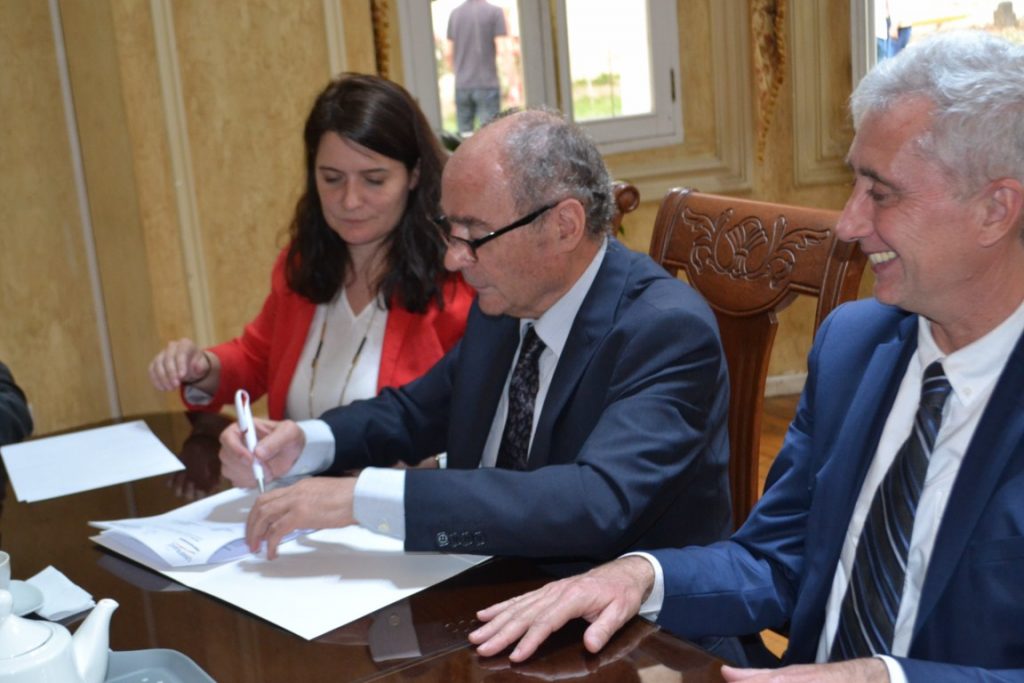 La Alianza Francesa Cochabamba firma convenio con UNIFRANZ