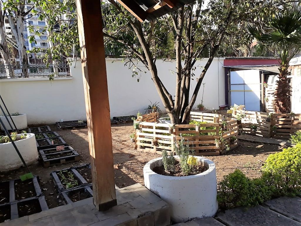 La Fundación Unifranz construye huerto en la sede Cochabamba