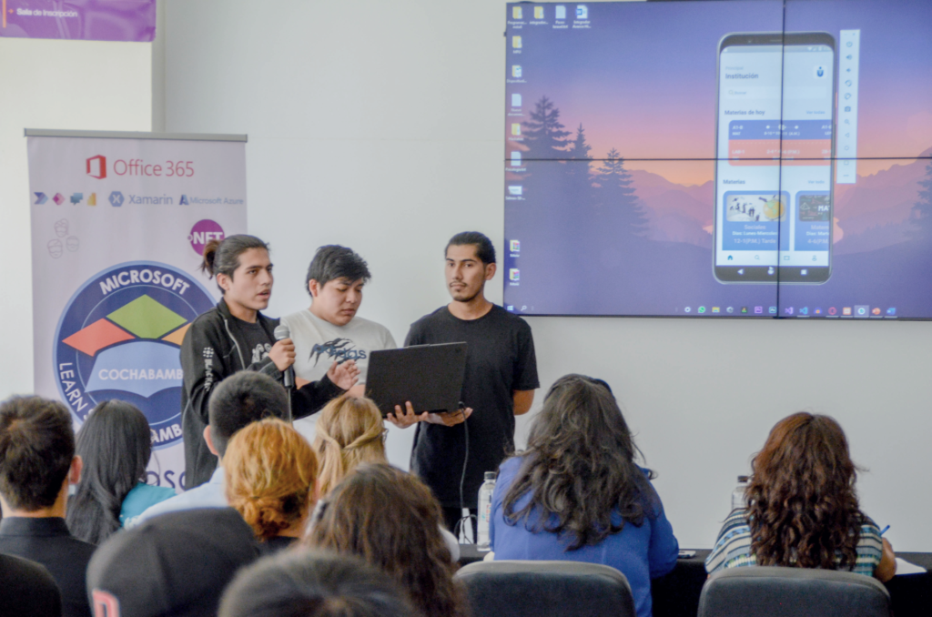 Estudiantes UNIFRANZ implementan tecnología para combatir violencia y ciberacoso