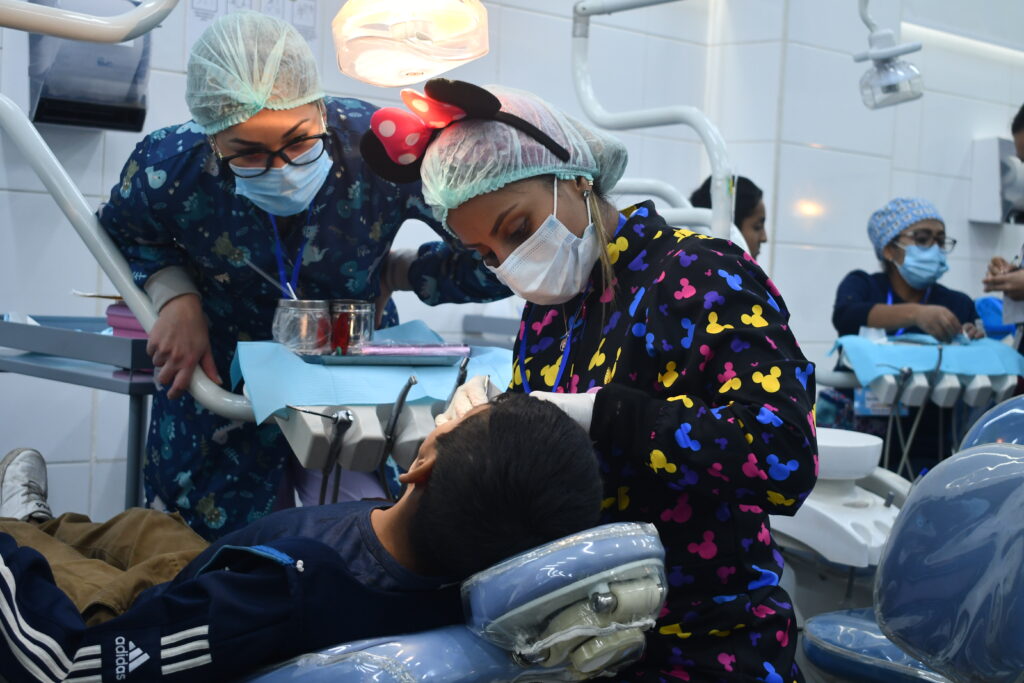Fundación Operación Sonrisa y la Clínica Odontológica Unifranz unidos por una noble causa