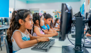 Las TICs empoderan a las niñas desafiando estereotipos de género