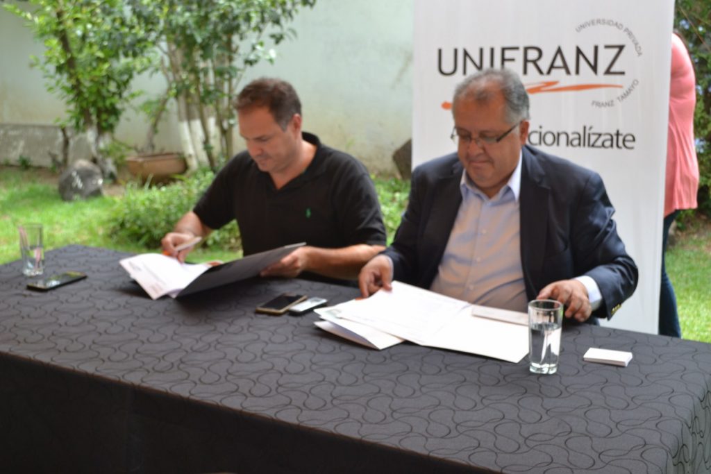 Unifranz firma convenio de cooperación deportiva con el club Olympic