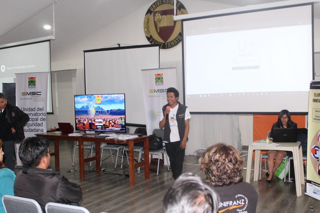 Soluciones de uso práctico se exponen en  feria tecnológica de la Unifranz de El Alto