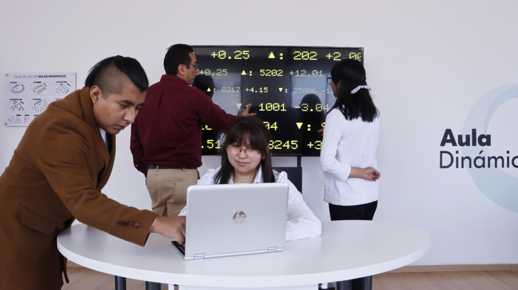 Estudiantes Bolivianos logran primer lugar en simulador internacional de negocios LabSag 2022