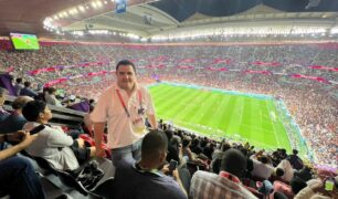 La pasión por el periodismo deportivo llevó a Roberto Acosta a grandes eventos como Qatar 2022