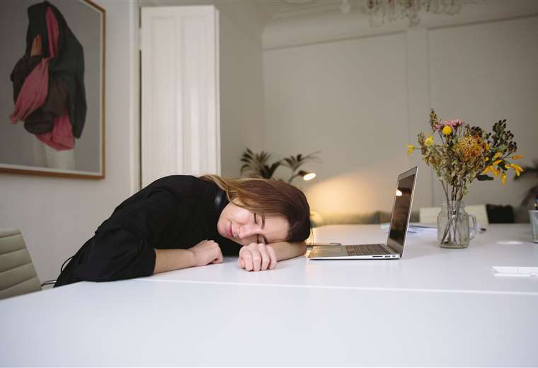 La siesta, un hábito que puede mejorar la salud y la productividad de una persona