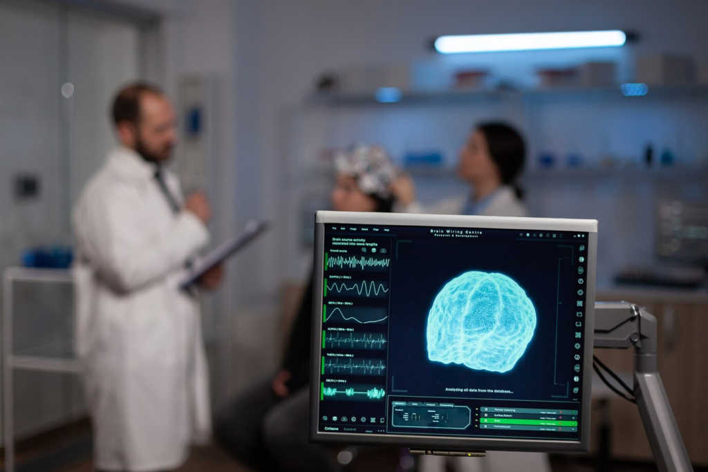Nuevas tecnologías ayudan a prevenir, tratar y rehabilitar accidentes cerebrovasculares