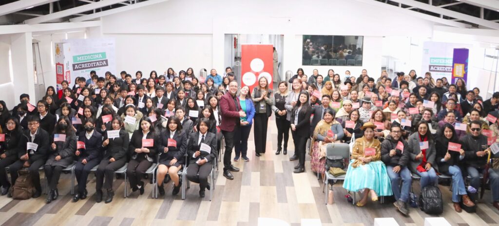Inglés Yes: la llave hacia oportunidades globales para 100 jóvenes de El Alto