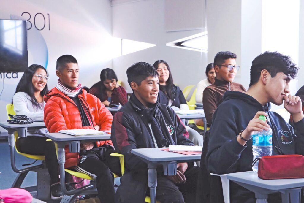 Cursos preuniversitarios en Unifranz allanan el camino hacia el éxito en la formación académica
