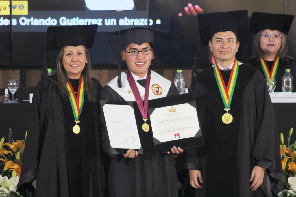 Graduados con experiencia, el sello de la Vigésima Octava Promoción de Profesionales de Unifranz El Alto