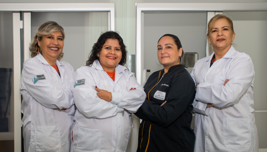 Liderazgo femenino en la Salud: Compromiso, servicio y avances científicos impulsados por mujeres