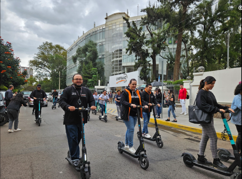 Alianza Unifranz-Walawa impulsa la movilidad sostenible en Cochabamba