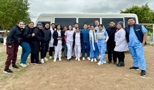 Fundación Unifranz y Red Alumni llevan atención médica a internas de la cárcel de Montero