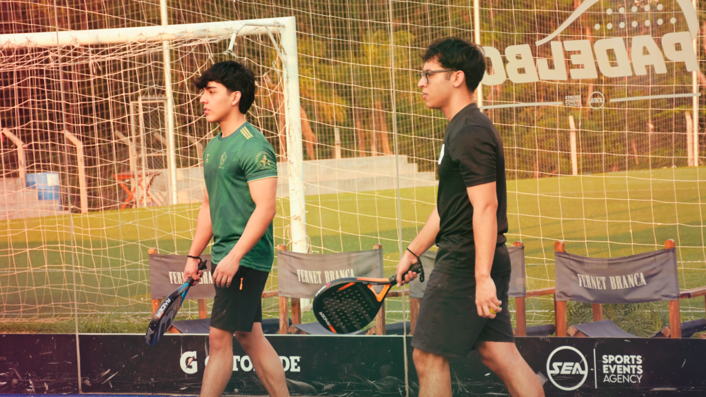 Los colegios Espíritu Santo y Cristo Rey brillan en el primer día del Torneo Intercolegial de Pádel en Santa Cruz