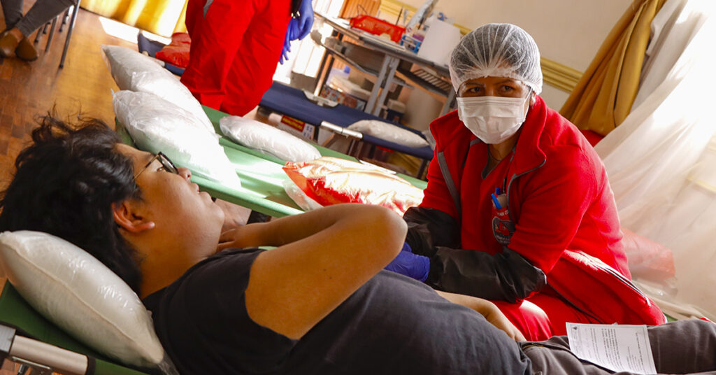 Estudiantes y docentes mostraron su lado solidario en la campaña de donación de sangre