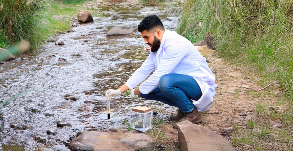 Estudiante de Unifranz plantea uso de la tecnología para salvar el río Rocha en Cochabamba