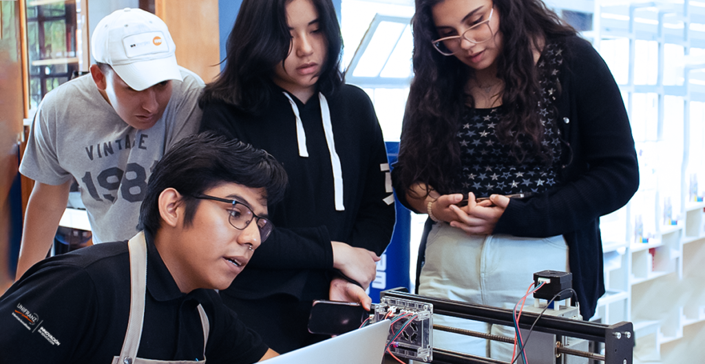 Futures Week 2024: La Fabricación Digital Revoluciona la Planificación Urbana en Cochabamba