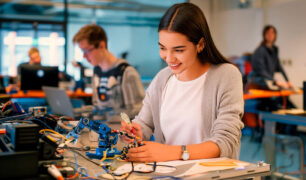 ¿Carreras del futuro? La tecnología está redefiniendo la educación universitaria