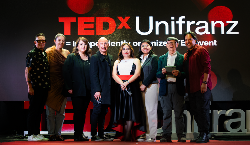 TEDx Unifranz 2024: Un llamado a los jóvenes a asumir el reto de transformar el mundo