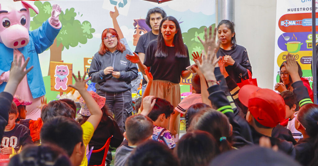 Reciclando futuro: Estudiantes y Fundación Unifranz en una cruzada verde