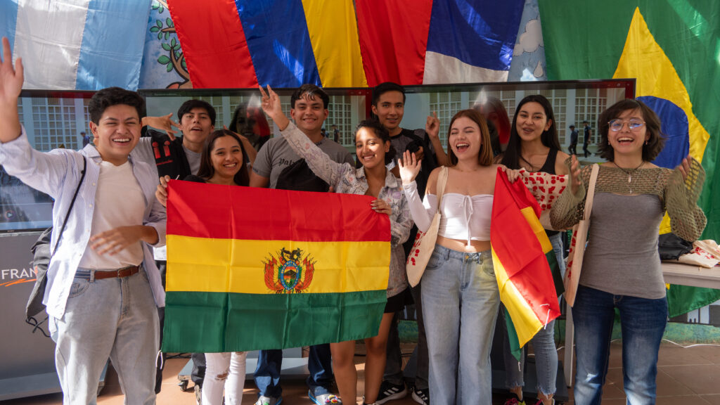 Estudiantes de Unifranz emprenden su internacionalización en universidades de América Latina