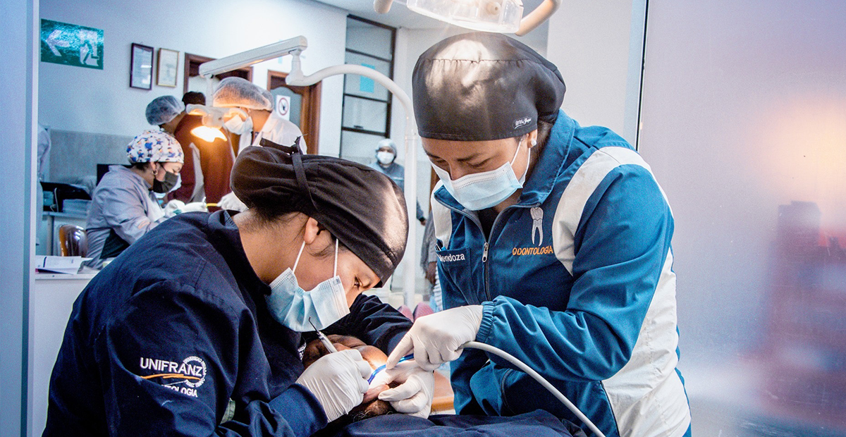 BLOG-ODONTOLOGIA-MERCOSUR-FOTO-1 | Universidad Privada Franz Tamayo