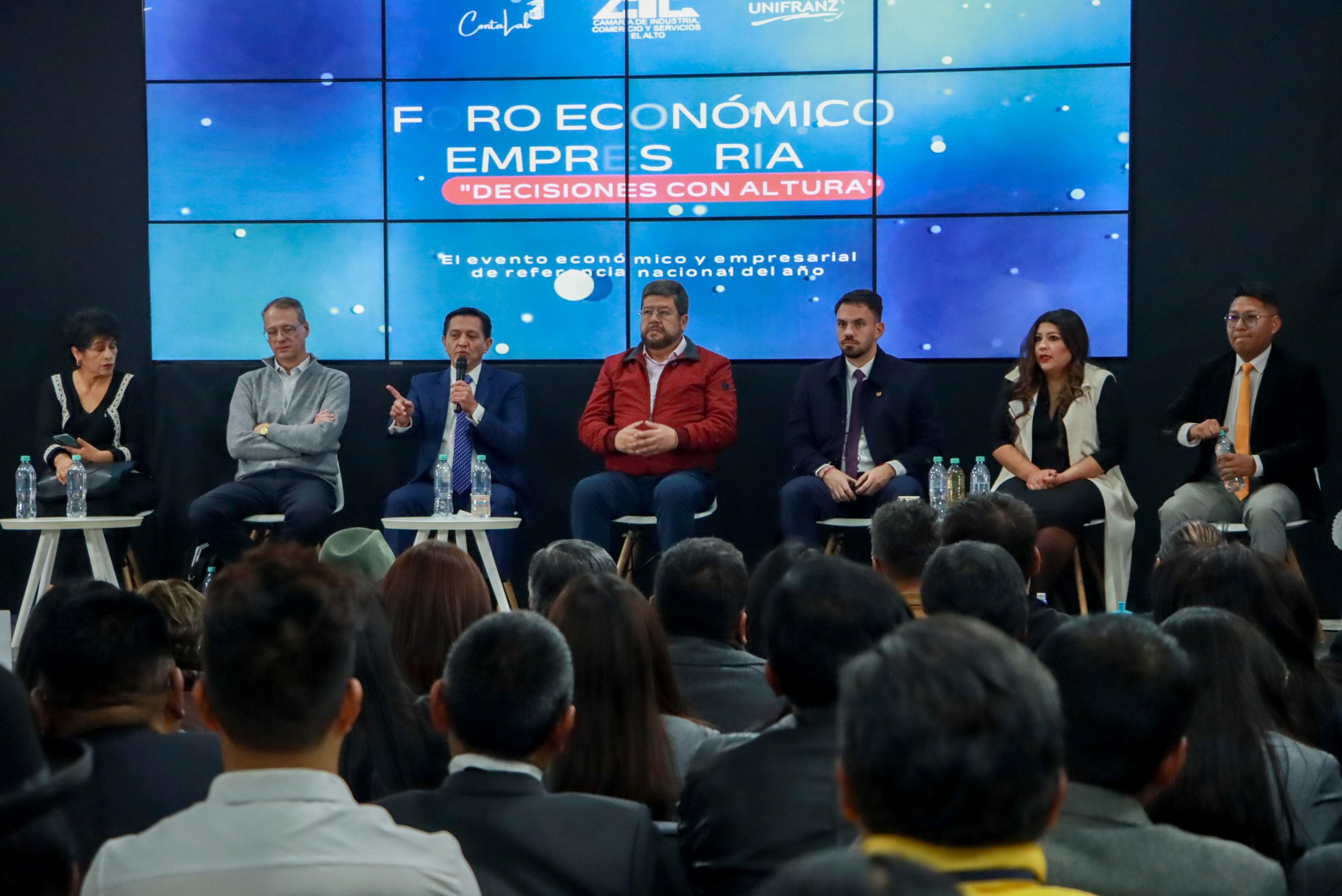 Foro Económico y Empresarial | Universidad Privada Franz Tamayo Foro Económico y Empresarial