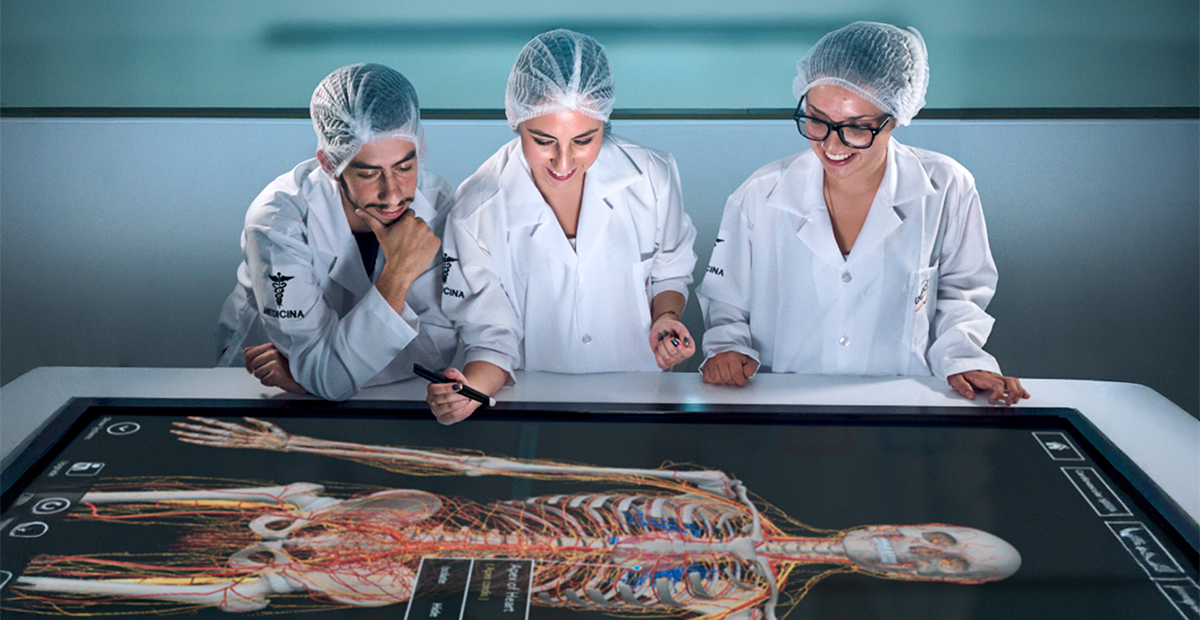 Unifranz impulsa un modelo educativo sostenible, práctico e innovador con proyección global