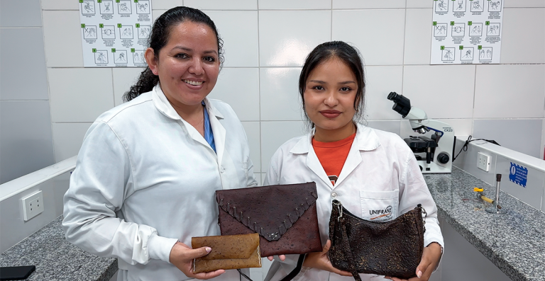 De residuos a esperanza: estudiantes de Unifranz crean cuero vegetal para cuidar el planeta