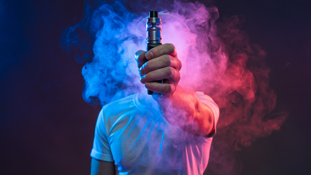 El vapeo podría constituirse en un enemigo silencioso para la salud bucal.